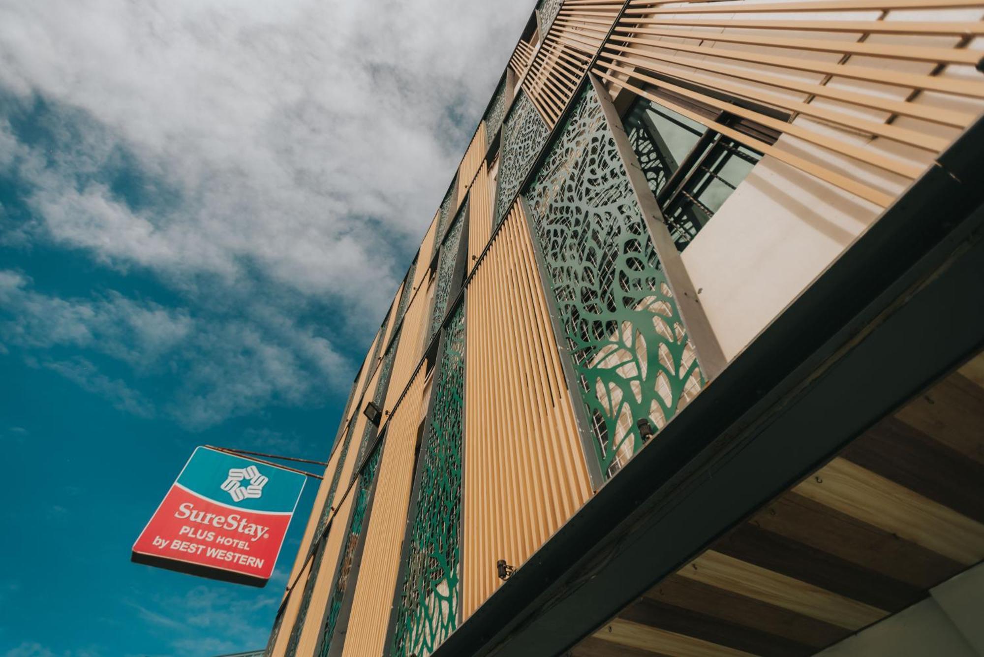 Surestay Plus Hotel By Best Western Ac Luxe Angeles City Extérieur photo