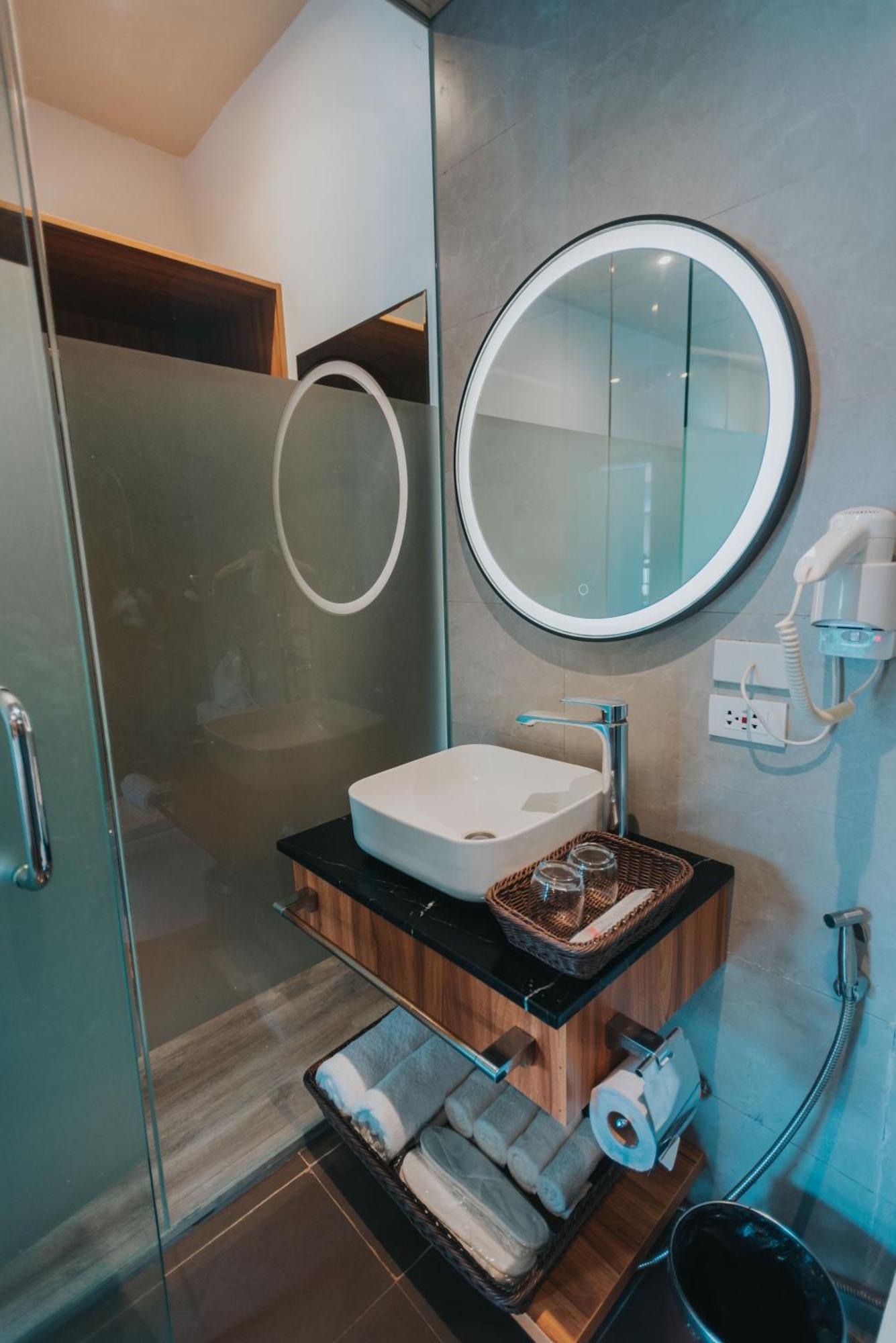 Surestay Plus Hotel By Best Western Ac Luxe Angeles City Extérieur photo