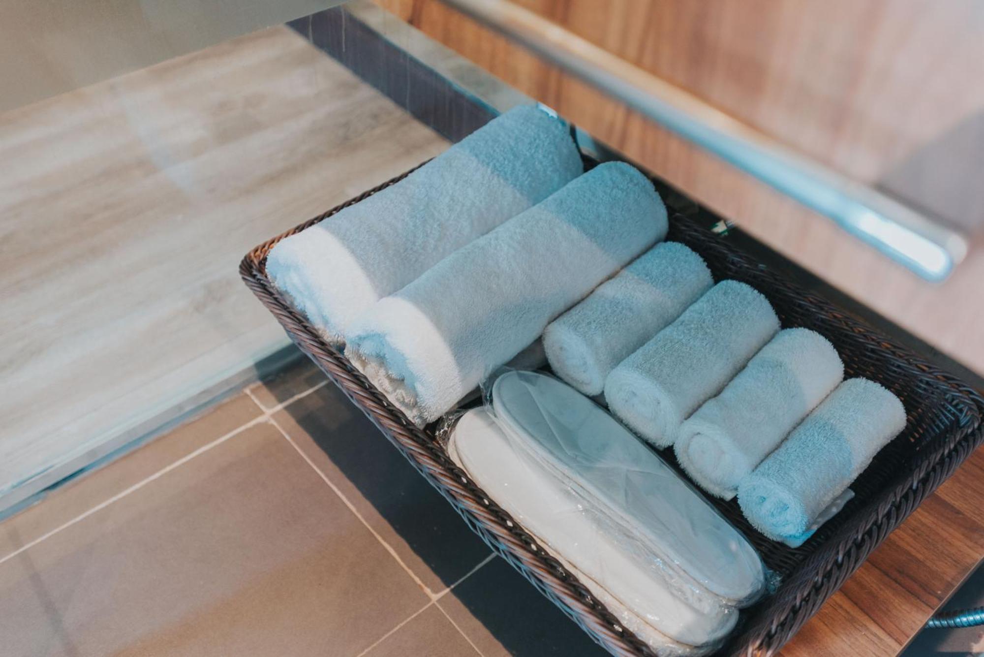 Surestay Plus Hotel By Best Western Ac Luxe Angeles City Extérieur photo