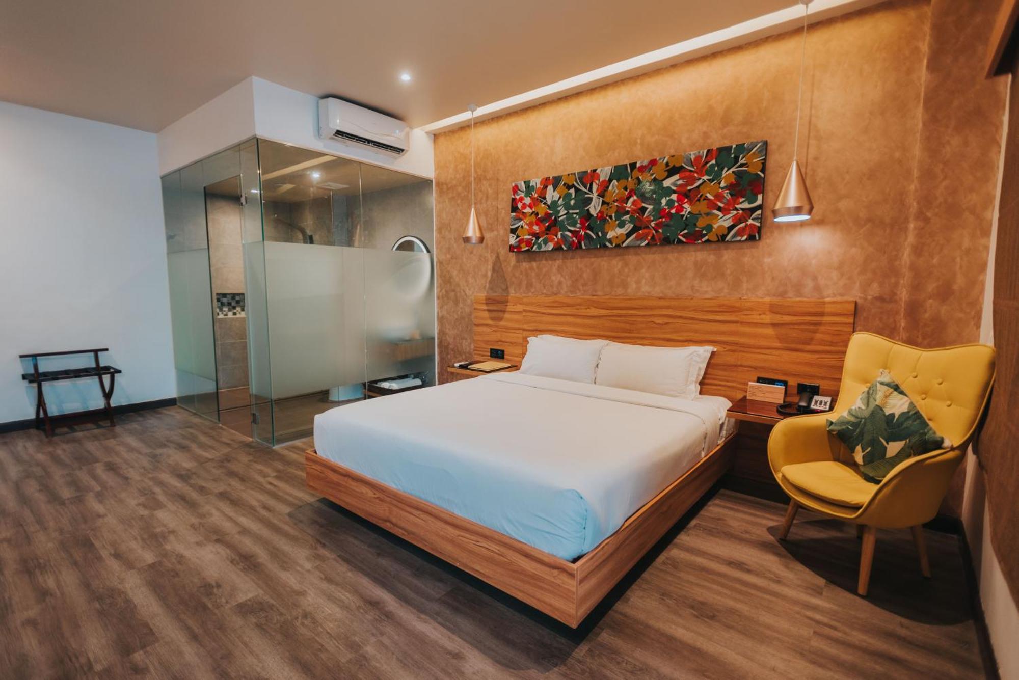 Surestay Plus Hotel By Best Western Ac Luxe Angeles City Extérieur photo