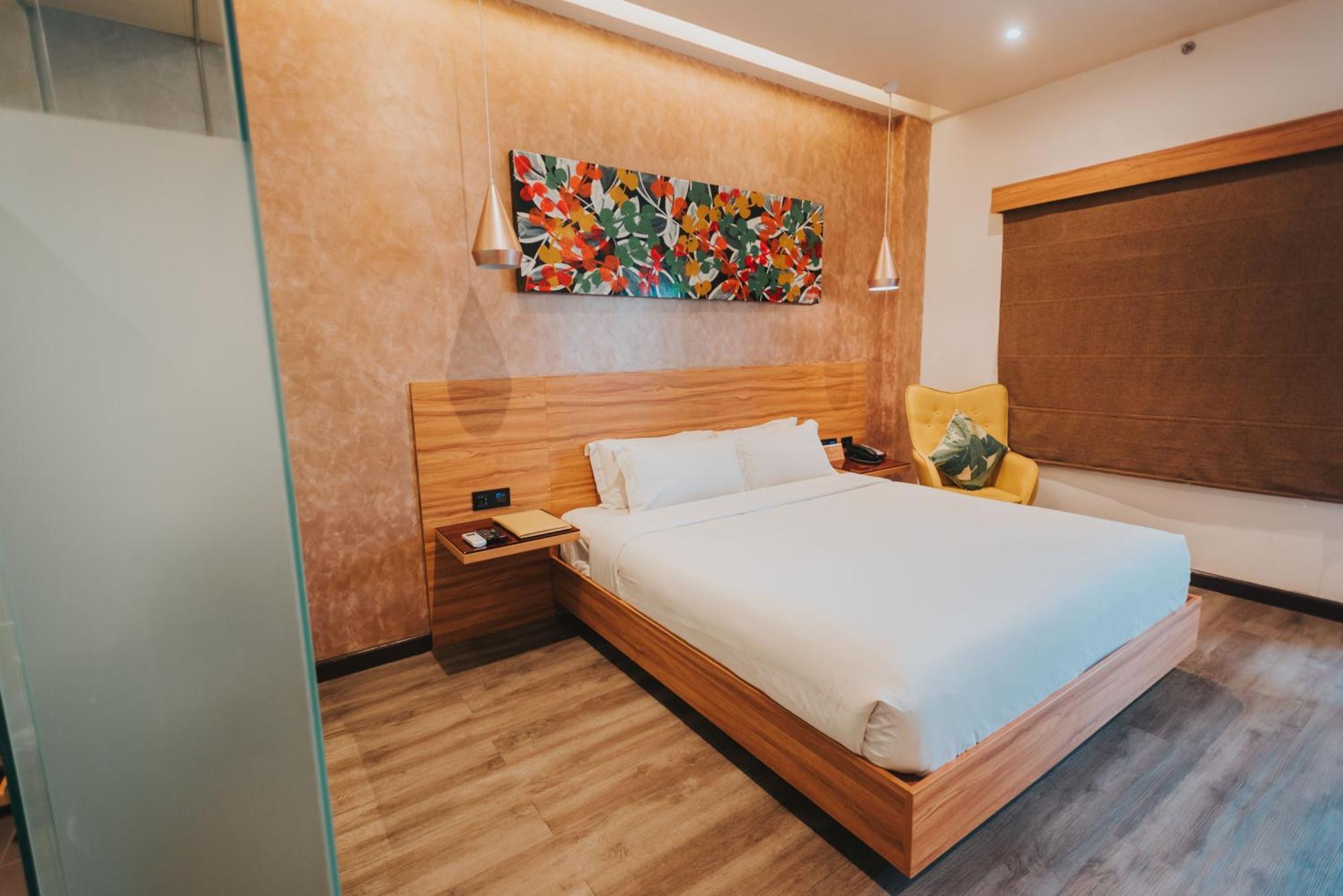 Surestay Plus Hotel By Best Western Ac Luxe Angeles City Extérieur photo