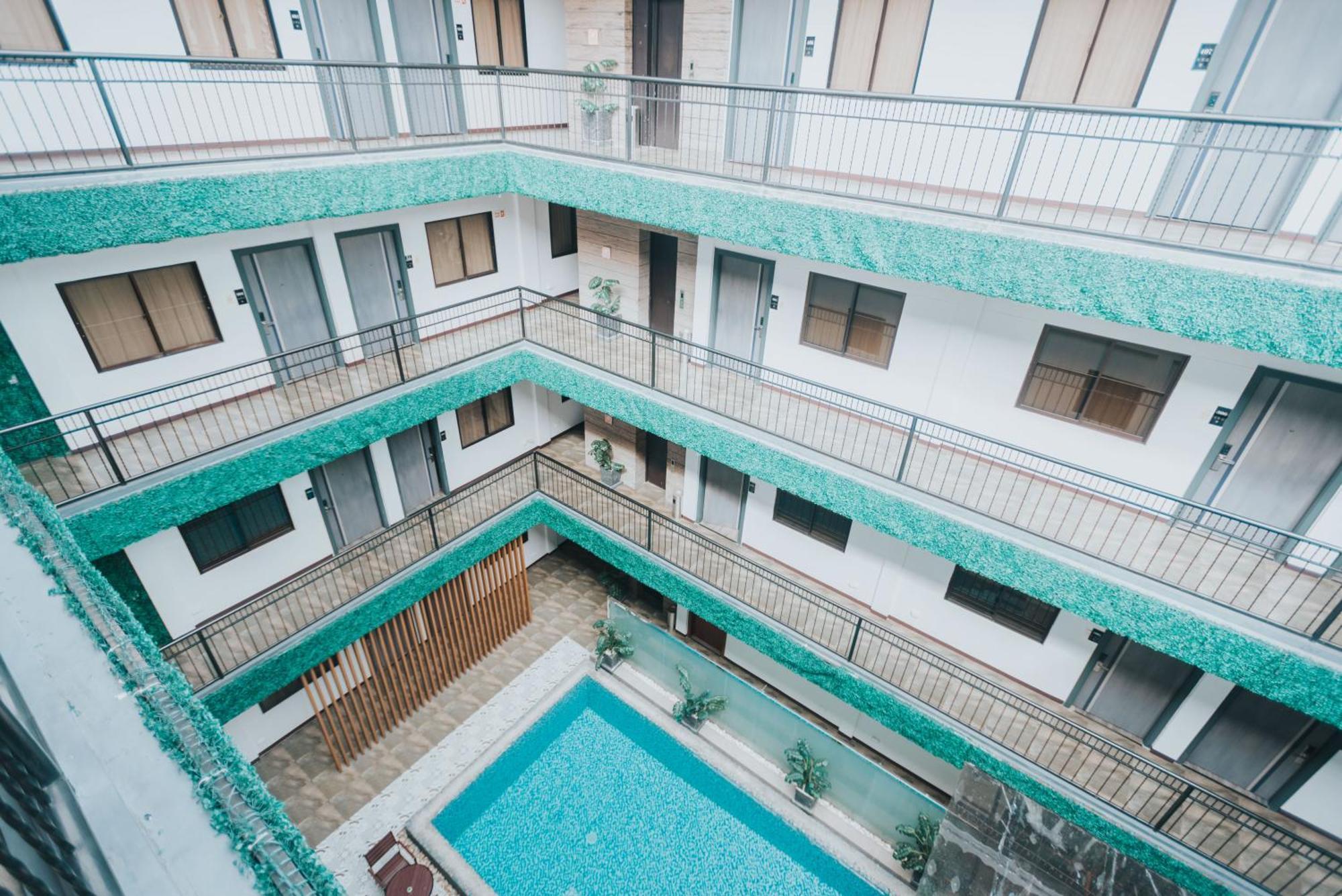 Surestay Plus Hotel By Best Western Ac Luxe Angeles City Extérieur photo