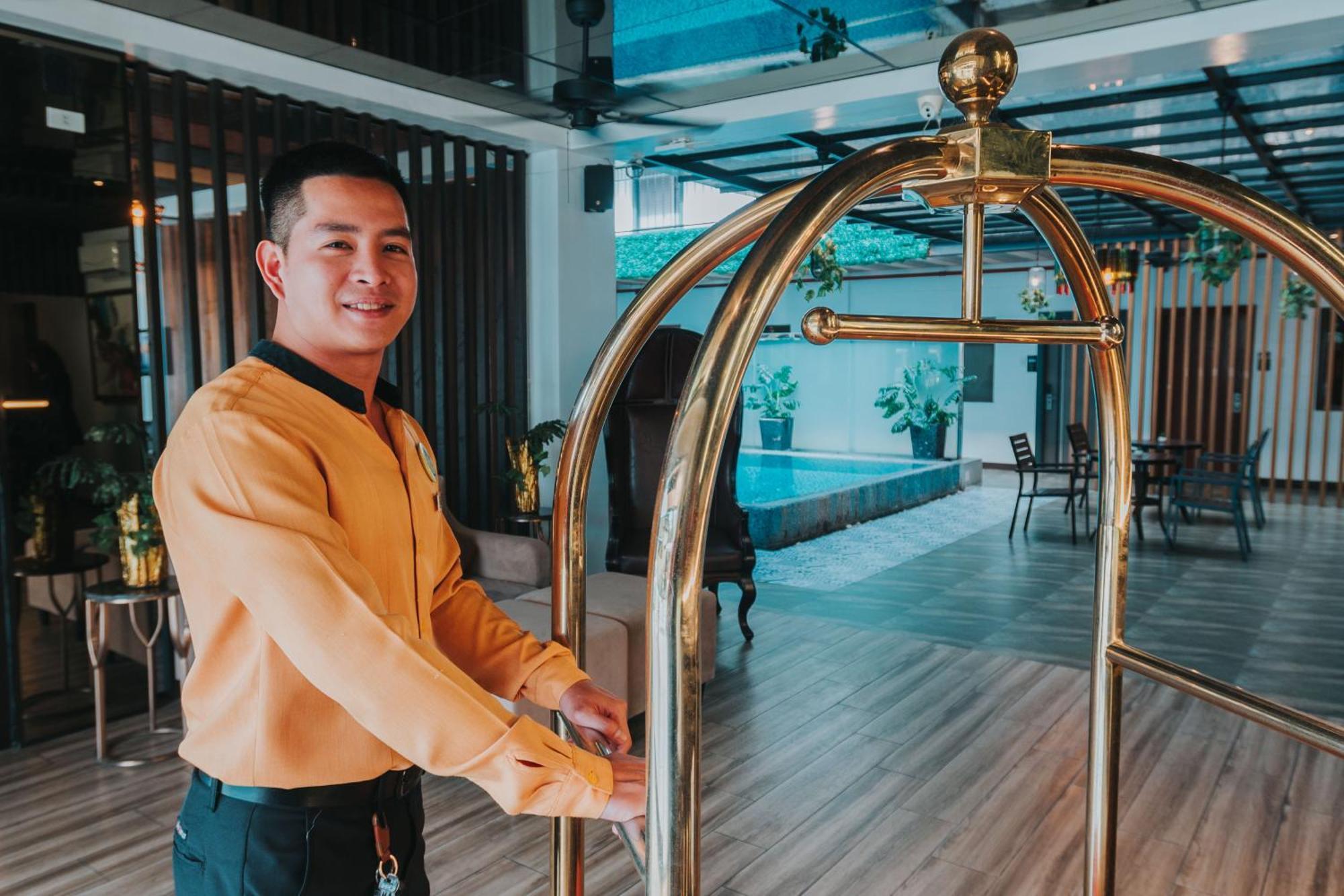 Surestay Plus Hotel By Best Western Ac Luxe Angeles City Extérieur photo