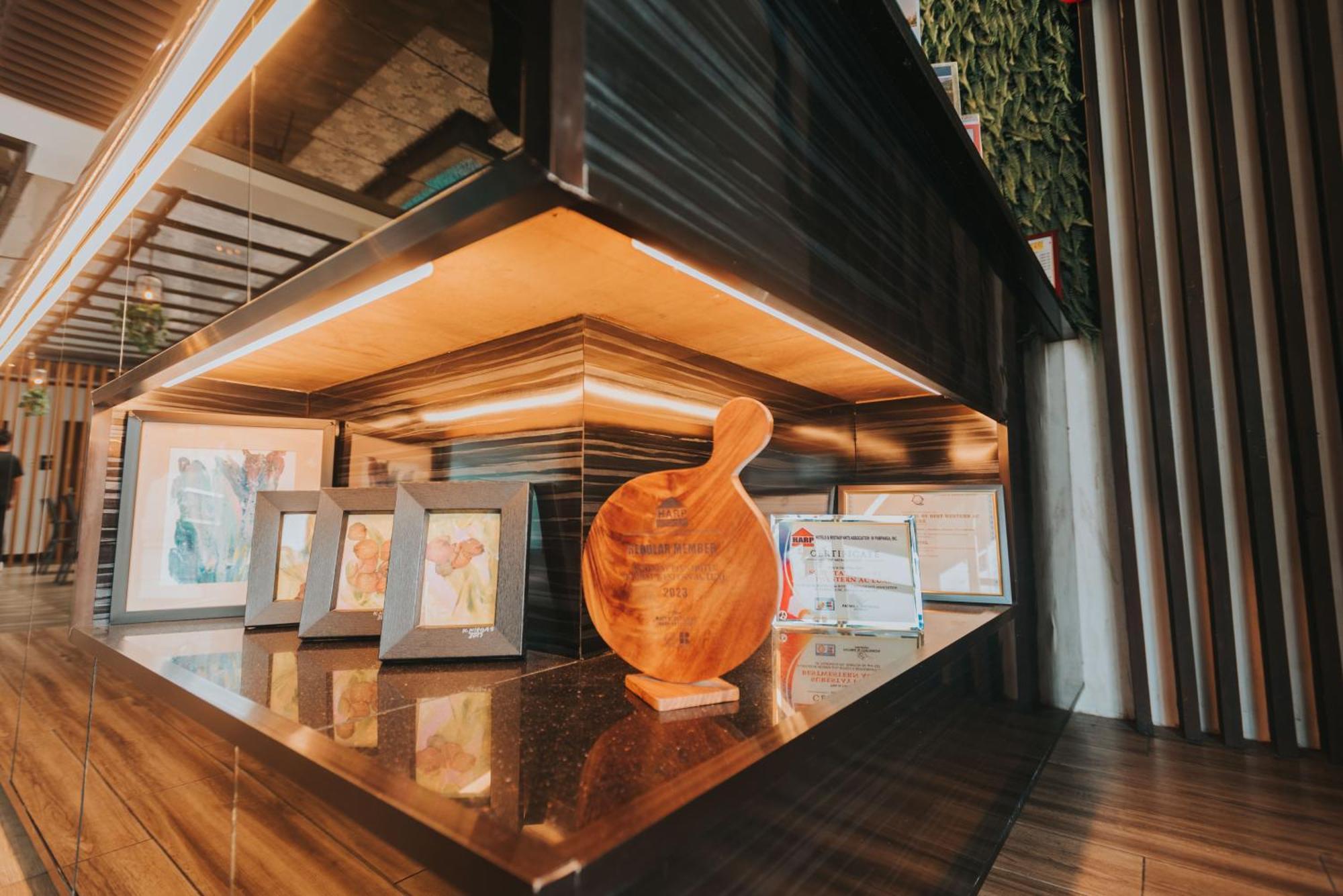 Surestay Plus Hotel By Best Western Ac Luxe Angeles City Extérieur photo