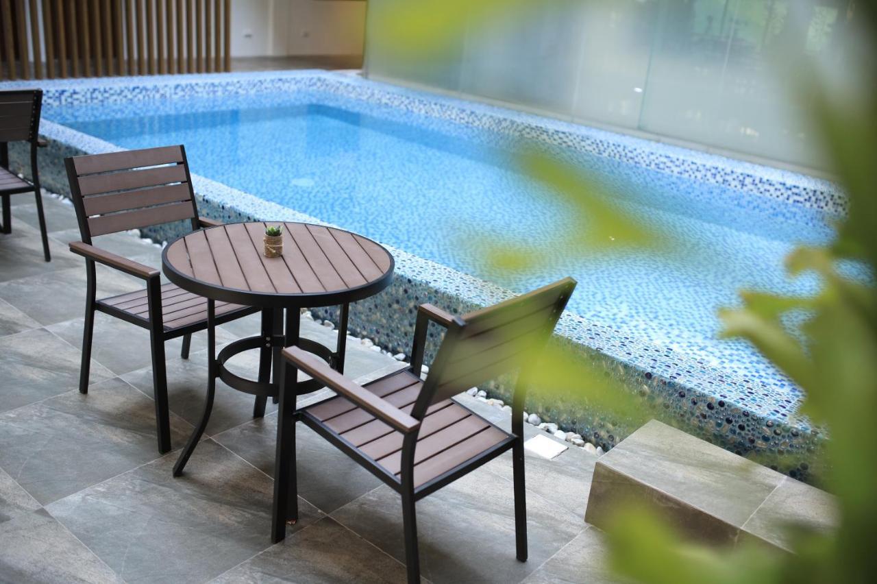 Surestay Plus Hotel By Best Western Ac Luxe Angeles City Extérieur photo